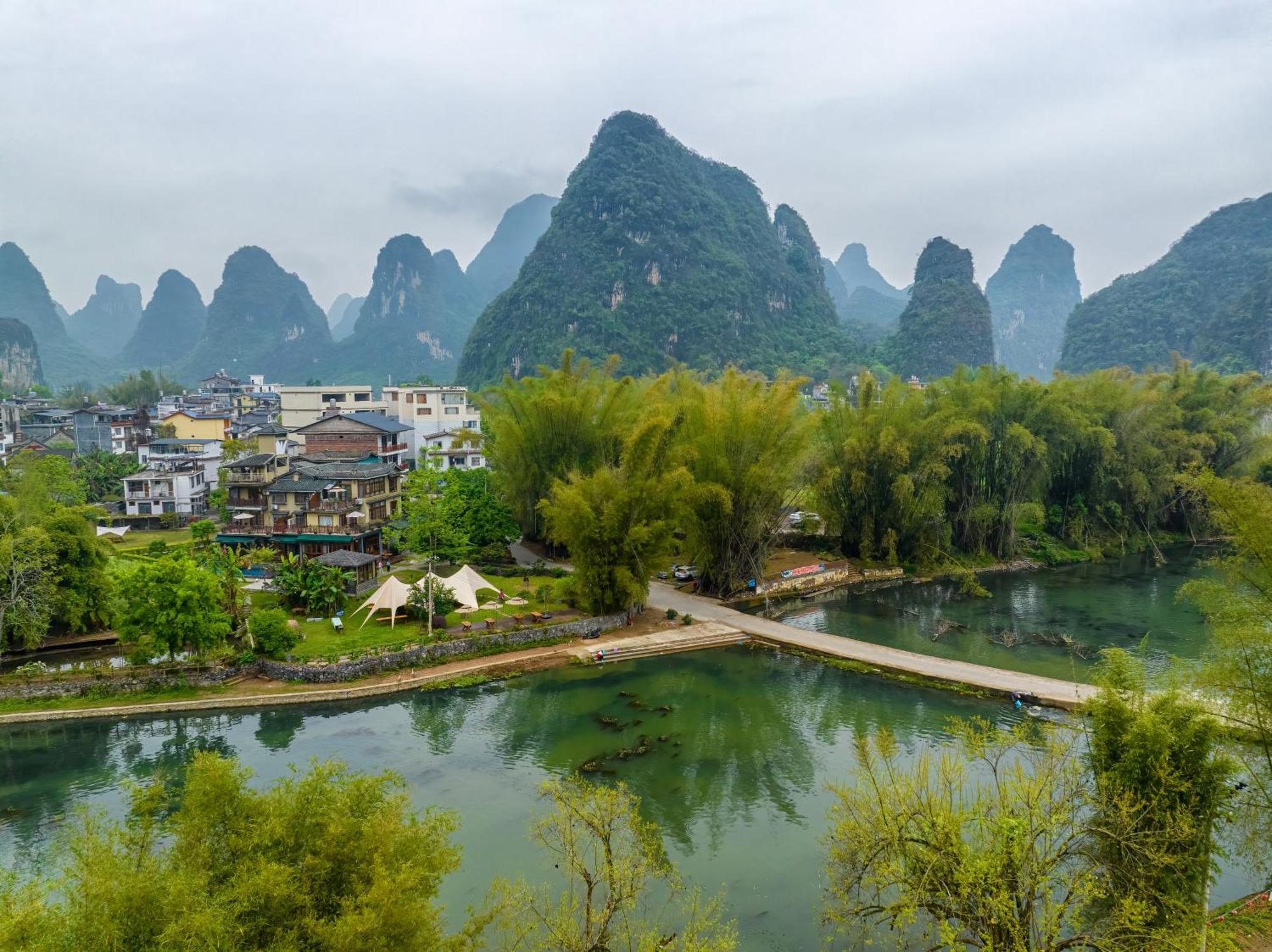 Moondance Boutique Resort Yangshuo Exteriör bild